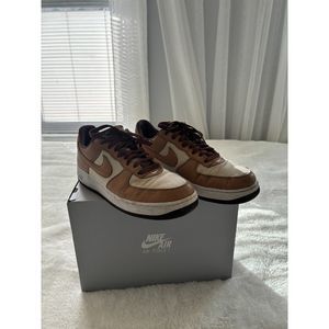 Mens Size US 10.5 Nike Air Force 1 Low Acorn Brown -Creme  DJ6395-100